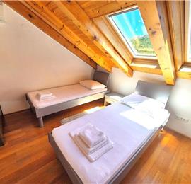 9 Bedroom Villa with Pool and Sea Views in Cavtat, sleeps 18